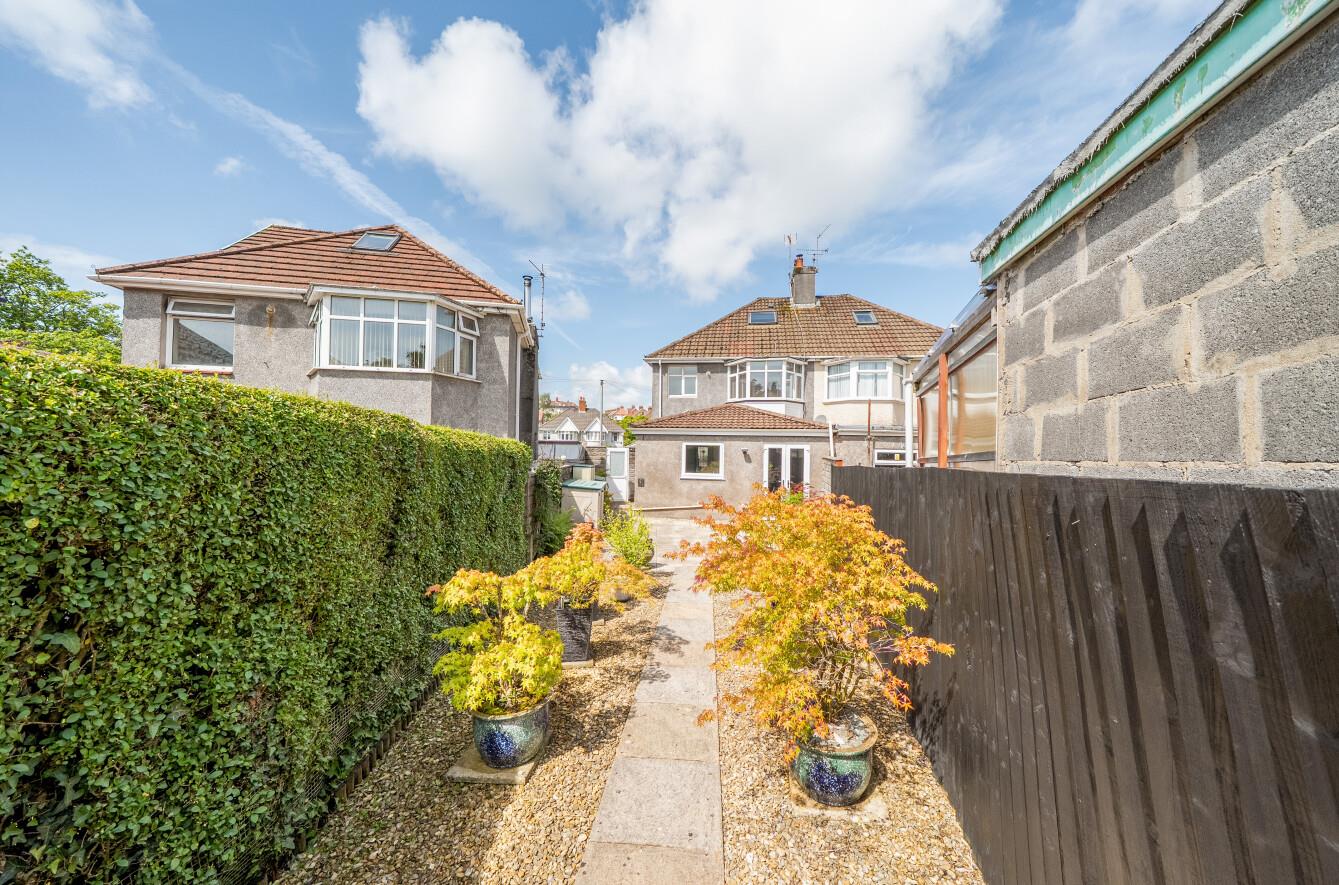 Glan Yr Afon Road, Sketty, Swansea